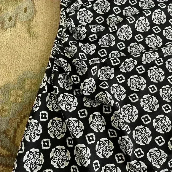 J McLaughlin, navy and white dress size small great for travel work play - Picture 7 of 9